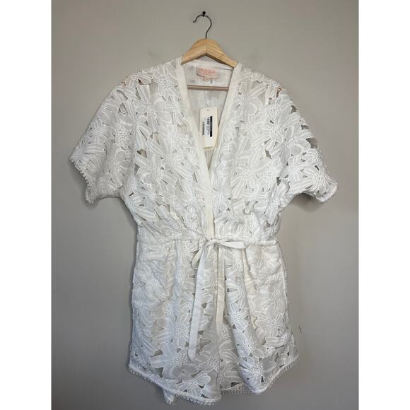 NWT Rococo Sand Leiko V-Neck Drawstring Short-Sleeve Eyelet Romper White Size: M - Picture 2 of 8